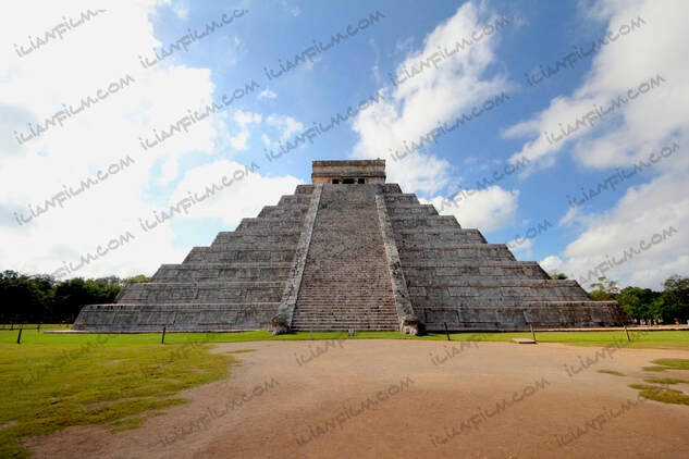 Kukulcan pyramid in Chichen Itza, Mexico